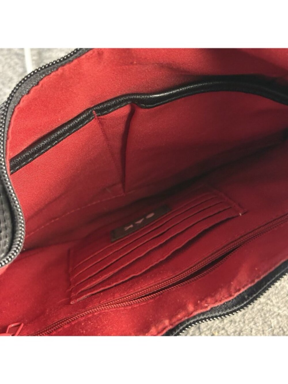 The Sak Black Woven Hobo Shoulder Bag Red Lining Zip Pocket Purse - Picture 15 of 16